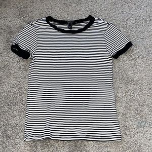 FOREVER21 white and black striped t-shirt